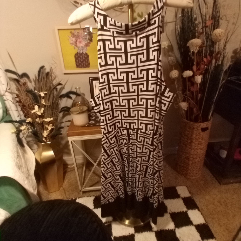Tiana B. Black and White Geometric Maxi Dress - Picture 3 of 3